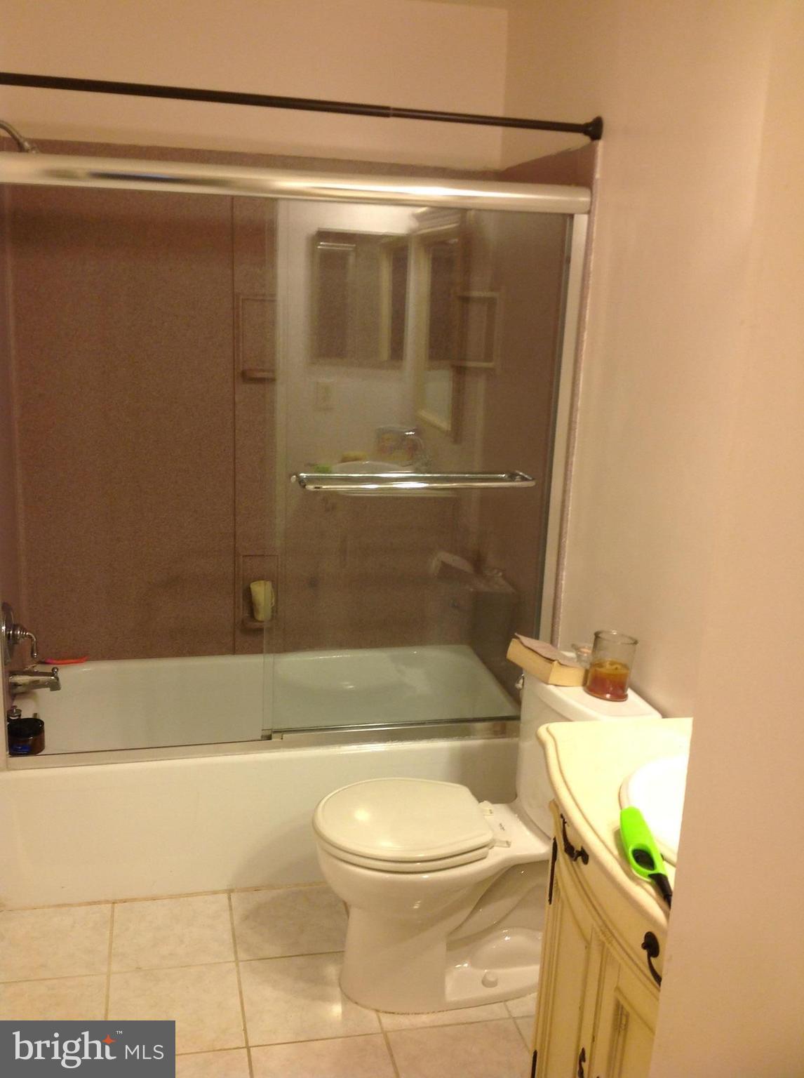 9070 Centerway Road Gaithersburg, MD 20879 - Photo 14 of 15 Bath