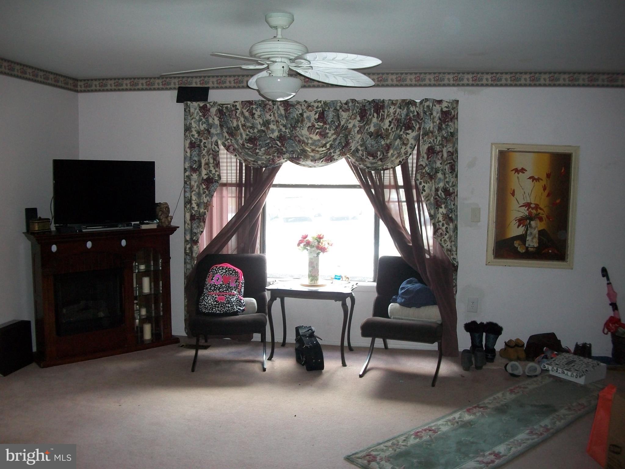 9070 Centerway Road Gaithersburg, MD 20879 - Photo 3 of 15 Living Room