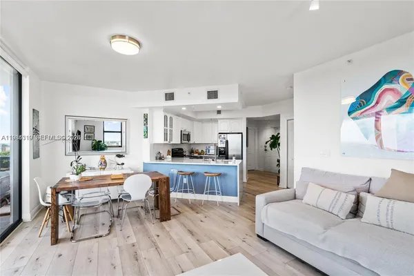 $3,400 | 2301 Southwest 27th Avenue, Unit 1203, Miami, FL 33145