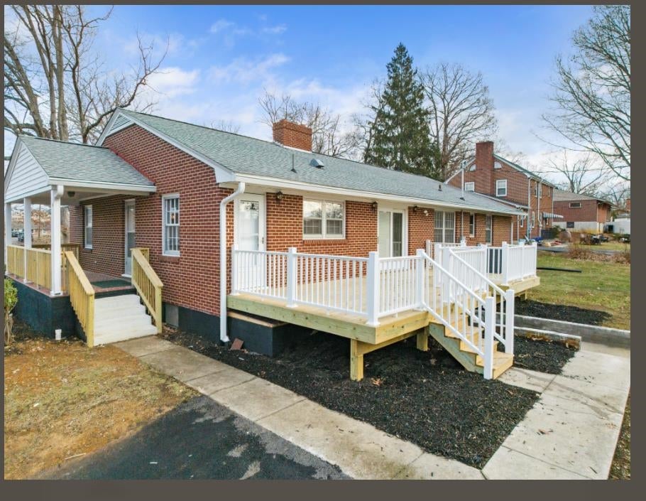 215 Overhill Road Christiansburg, VA 24073 - Photo 4 of 76 Gallery Image 4
