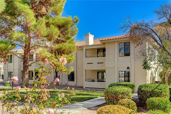 $319,999 | 2633 South Durango Drive, Unit 201, Las Vegas, NV 89117
