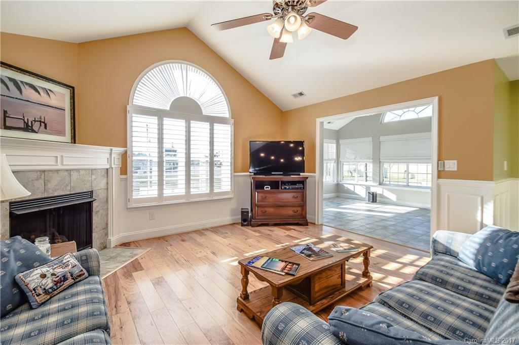 5229 Prosperity Ridge Road, Unit 5229 Charlotte, NC 28269 - Photo 5 of 24 Gallery Image 5