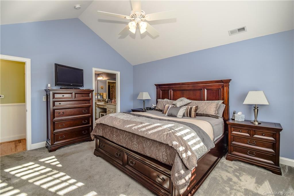 5229 Prosperity Ridge Road, Unit 5229 Charlotte, NC 28269 - Photo 10 of 24 Gallery Image 10