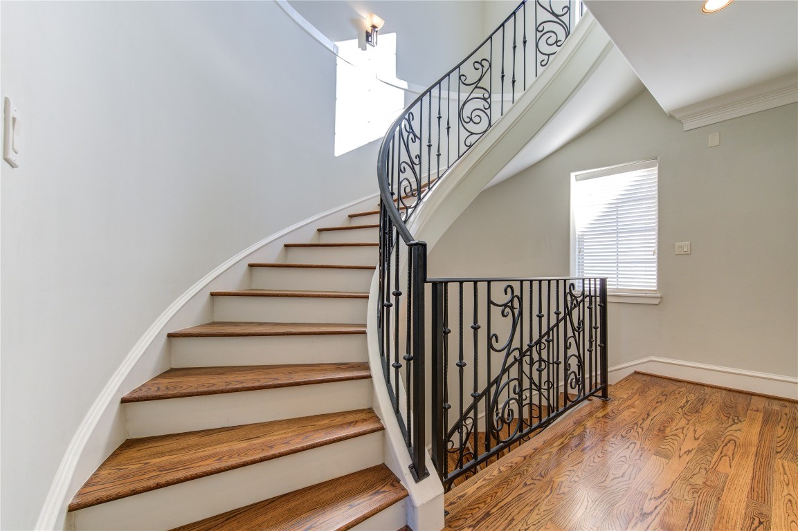 5226 Kiam Street, Unit 1015 Houston, TX 77007 - Photo 41 of 49 a view of entryway
