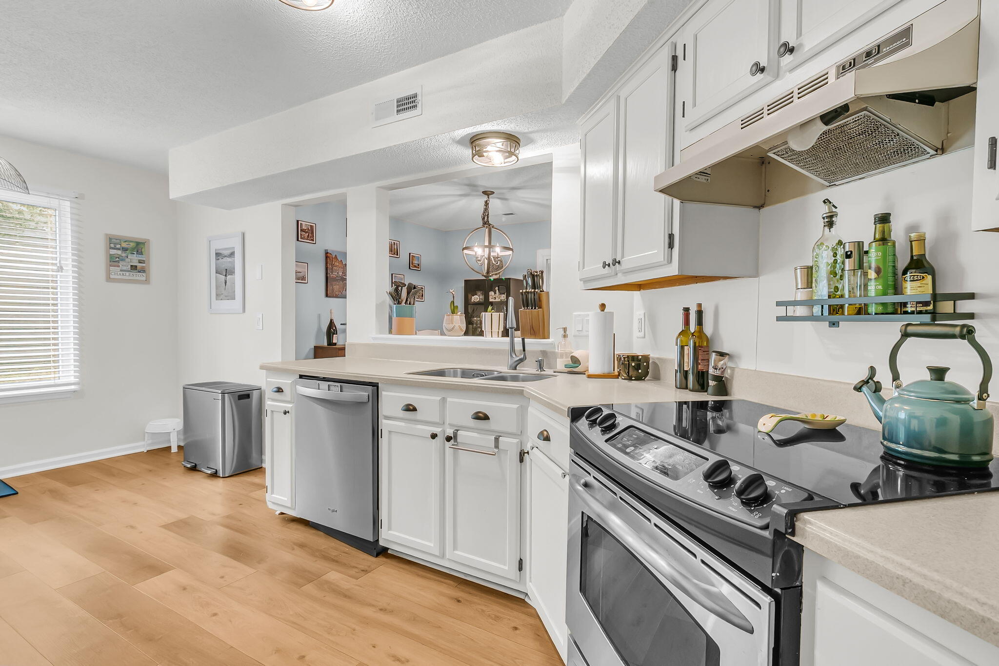 1415 Oak Landing Road Mount Pleasant, SC 29464 - Photo 16 of 42 Kitchen view