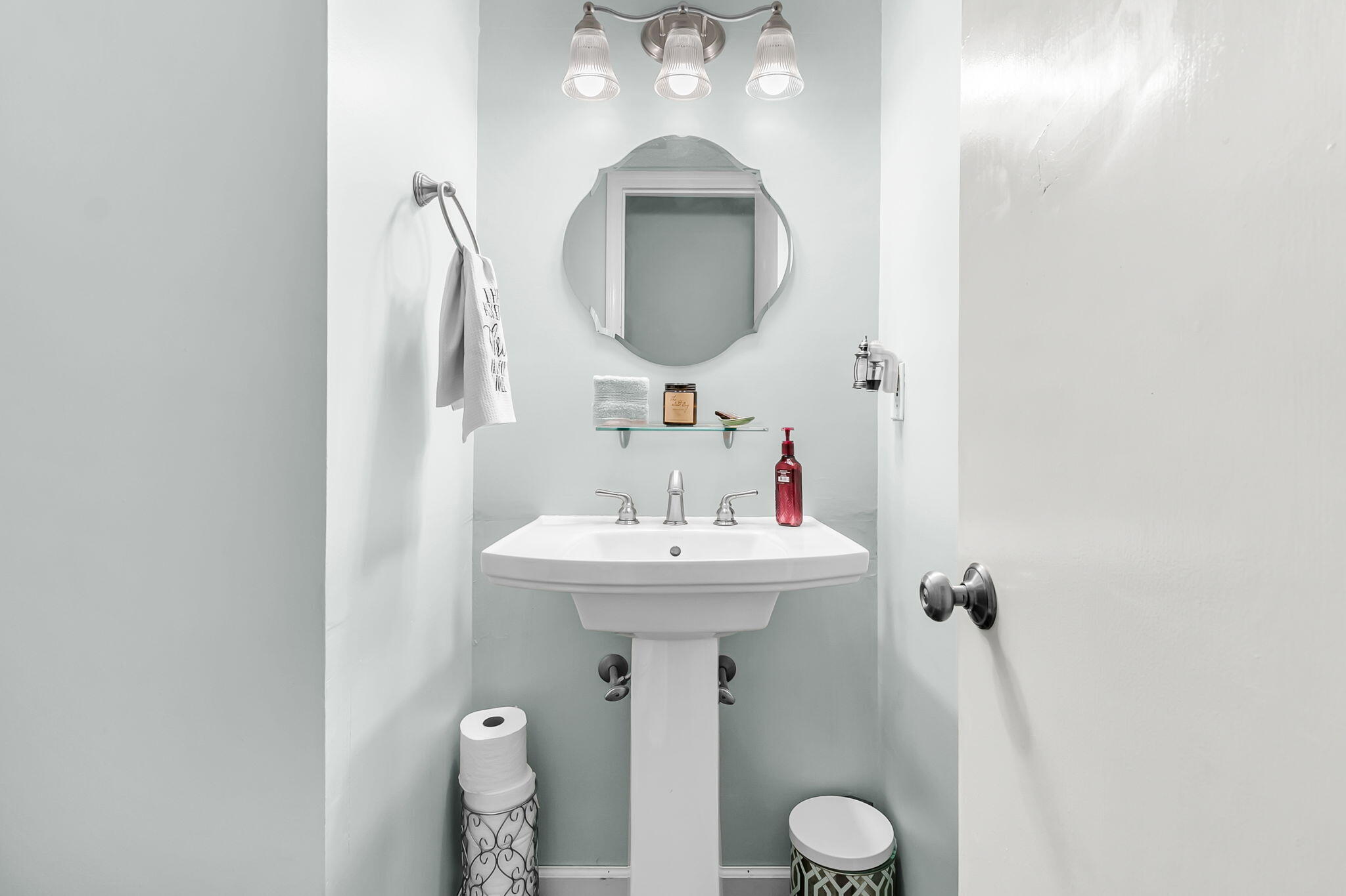 1415 Oak Landing Road Mount Pleasant, SC 29464 - Photo 19 of 42 Powder Room