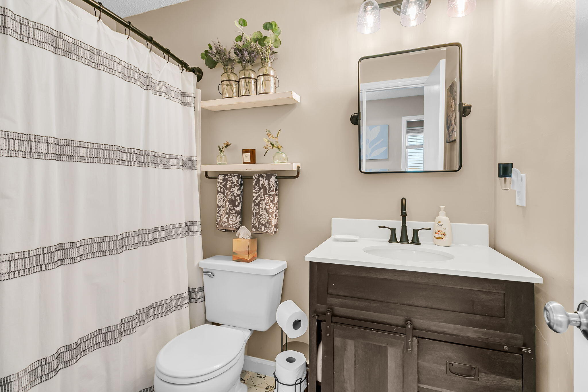 1415 Oak Landing Road Mount Pleasant, SC 29464 - Photo 29 of 42 Hallway Bath