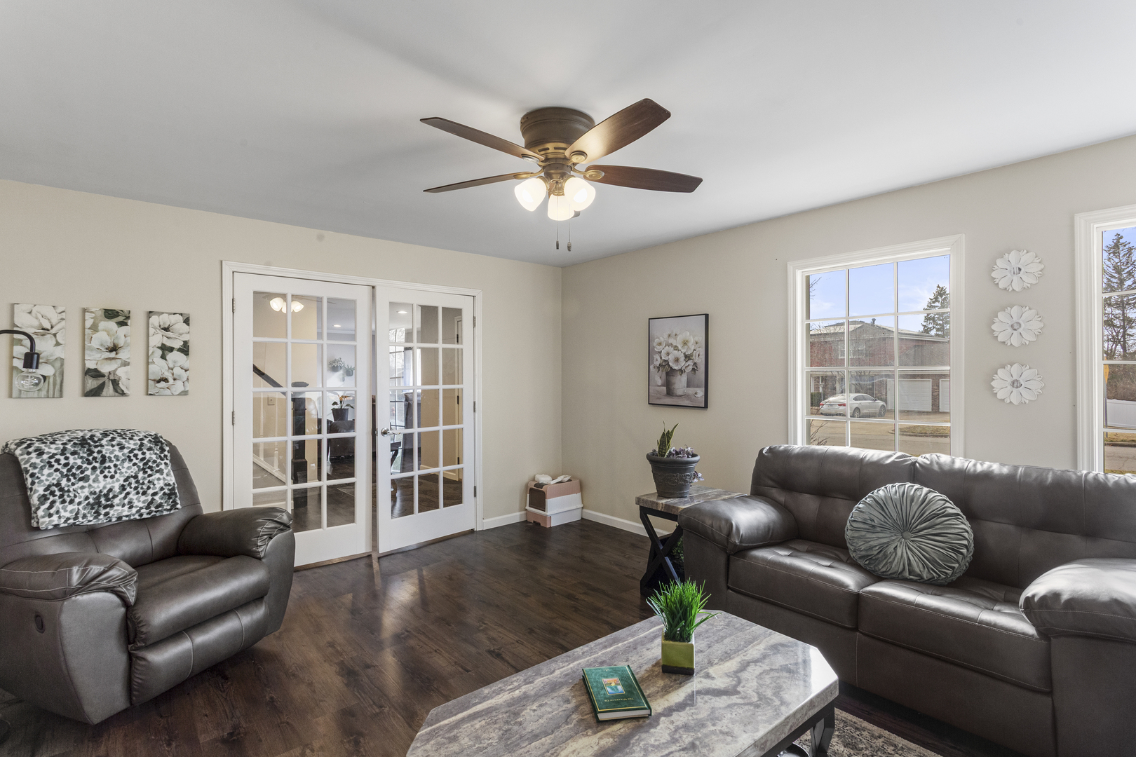 36 Allen Bend Drive Decatur, IL 62521 - Photo 14 of 39 a living room with furniture and a large window
