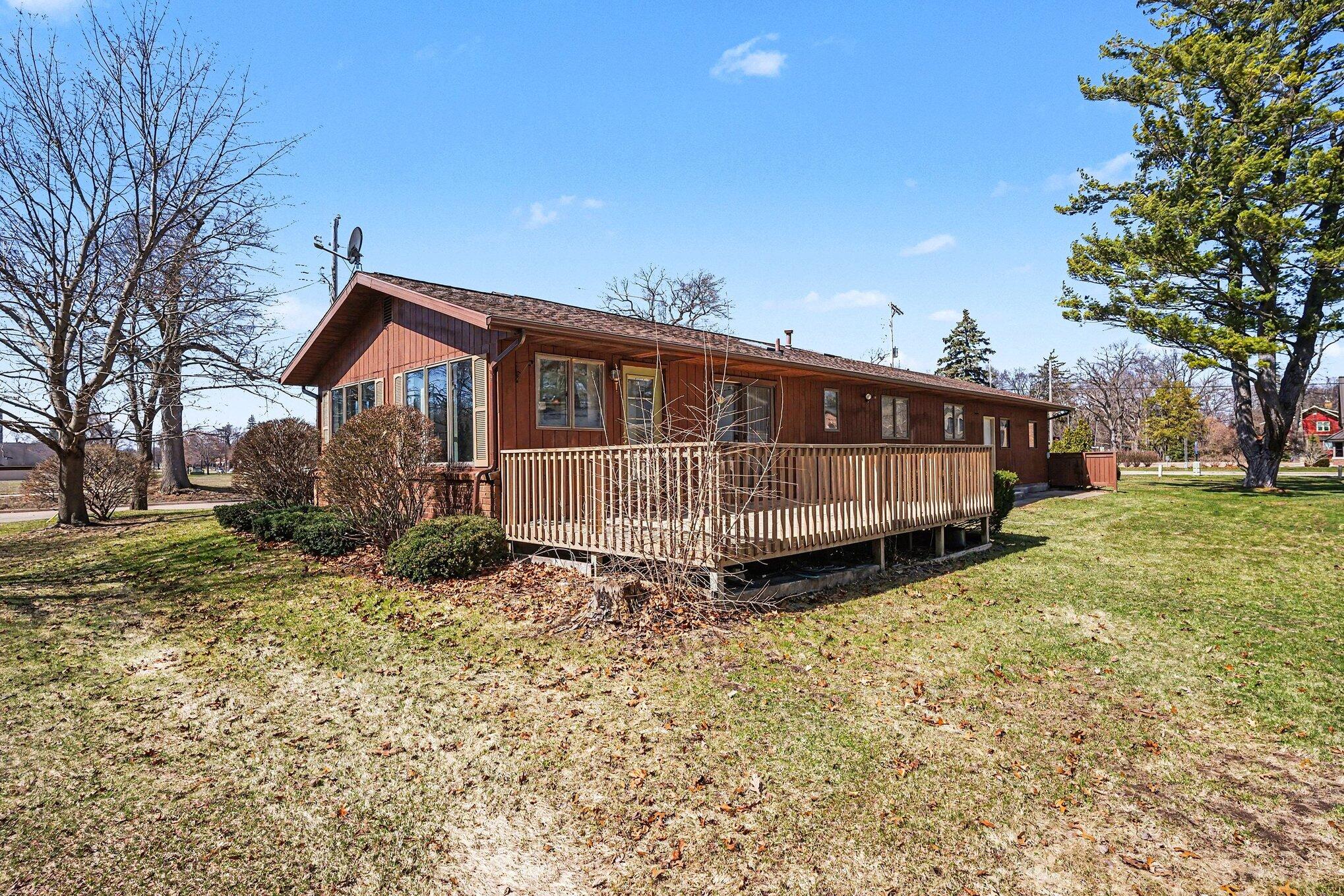 110 South Fruitport Road Spring Lake, MI 49456 - Photo 22 of 28 003_file_9295