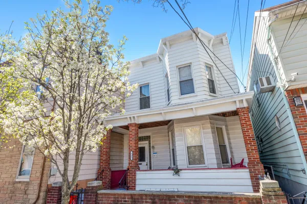 $2,400 | 711 6th Street, Unit 2, Union City, NJ 07087