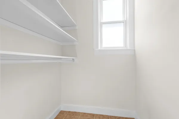 $2,400 | 711 6th Street, Unit 2, Union City, NJ 07087