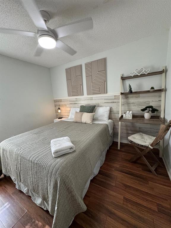 2512 Asbury Court Kissimmee, FL 34746 - Photo 2 of 12 a bedroom with bed and window