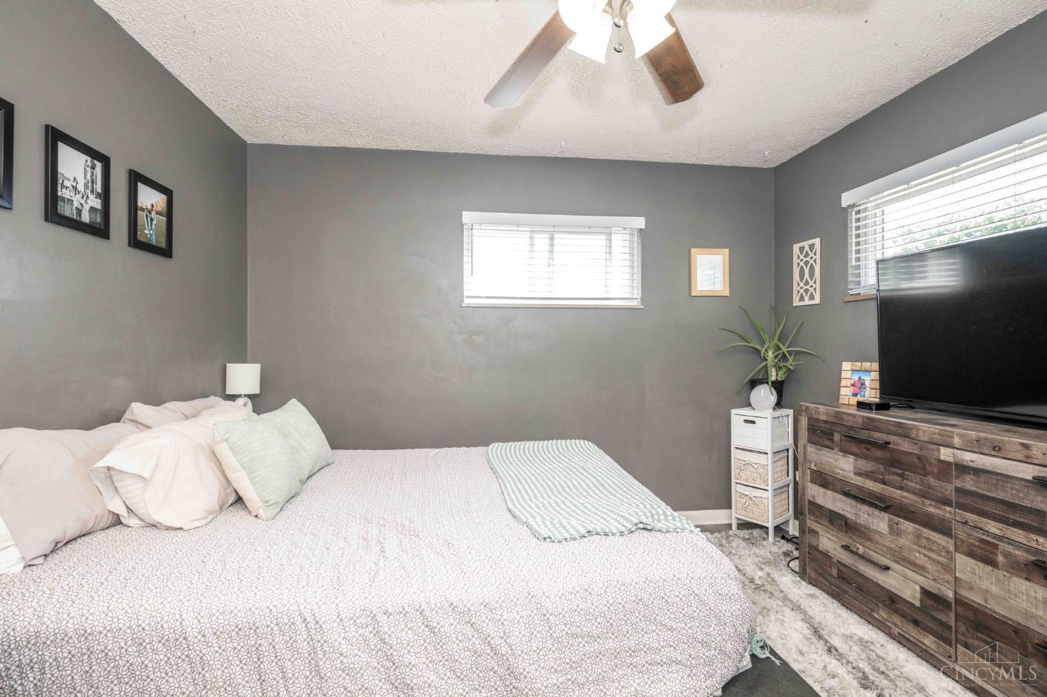 5542 Lawrence Road Cincinnati, OH 45248 - Photo 27 of 32