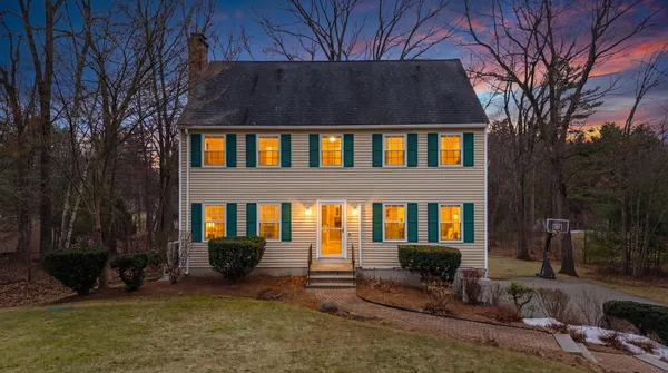$629,900 | 4 Donmac Drive, Derry, NH 03038