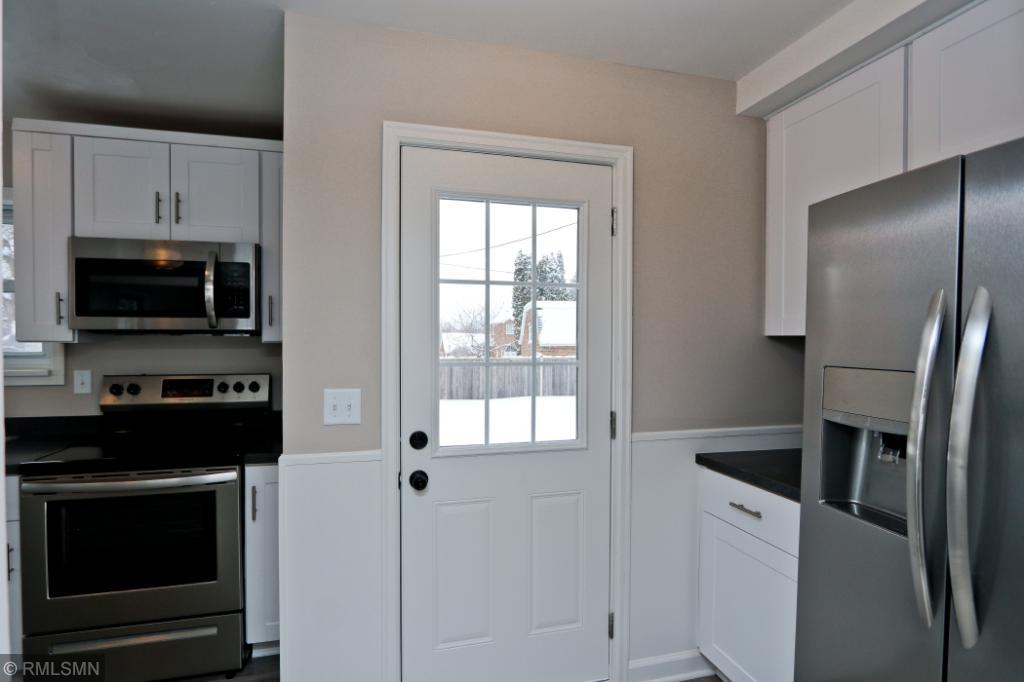 2545 Pascal Street Roseville, MN 55113 - Photo 12 of 28 Gallery Image 12