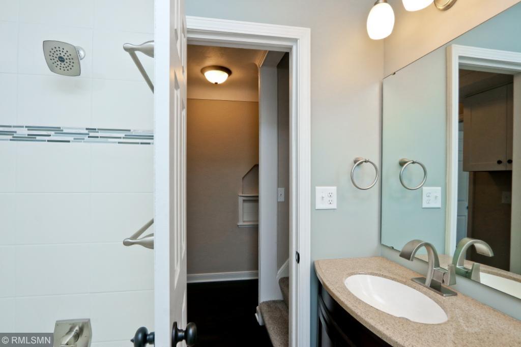 2545 Pascal Street Roseville, MN 55113 - Photo 17 of 28 Gallery Image 17
