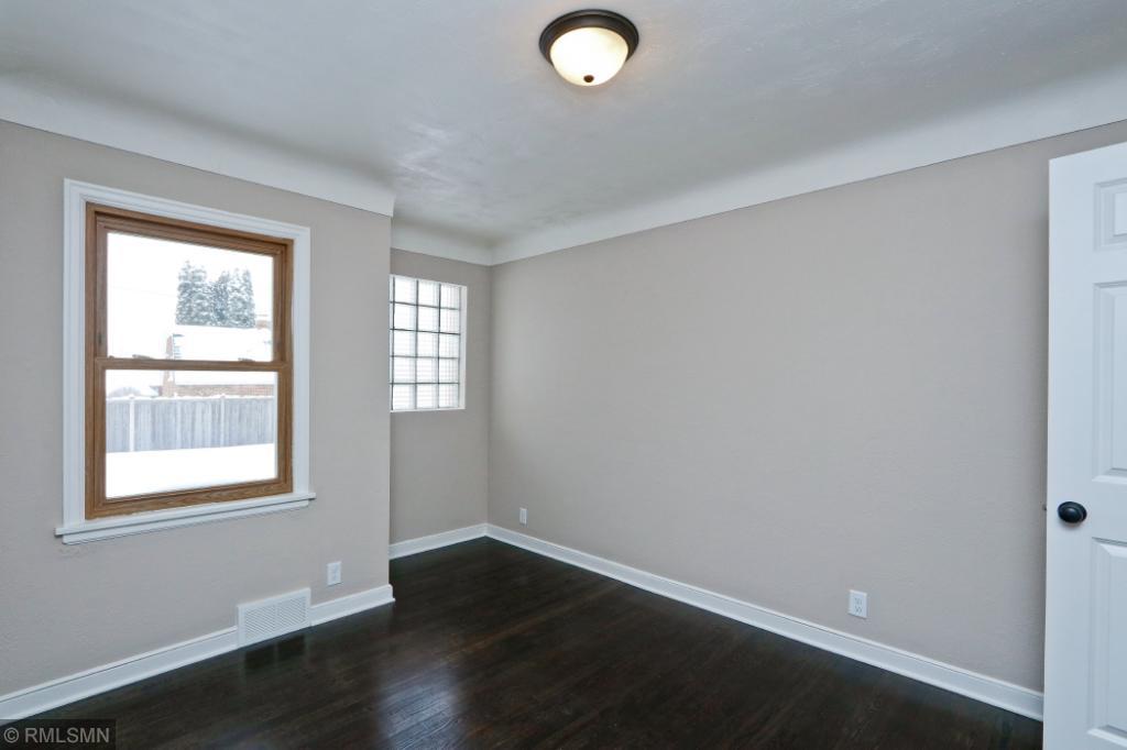 2545 Pascal Street Roseville, MN 55113 - Photo 18 of 28 Gallery Image 18