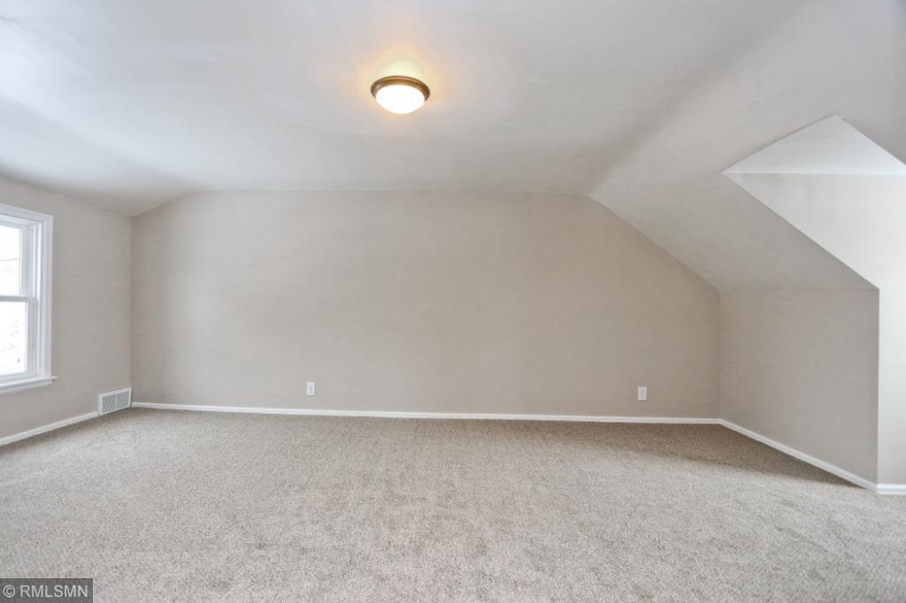 2545 Pascal Street Roseville, MN 55113 - Photo 23 of 28 Gallery Image 23