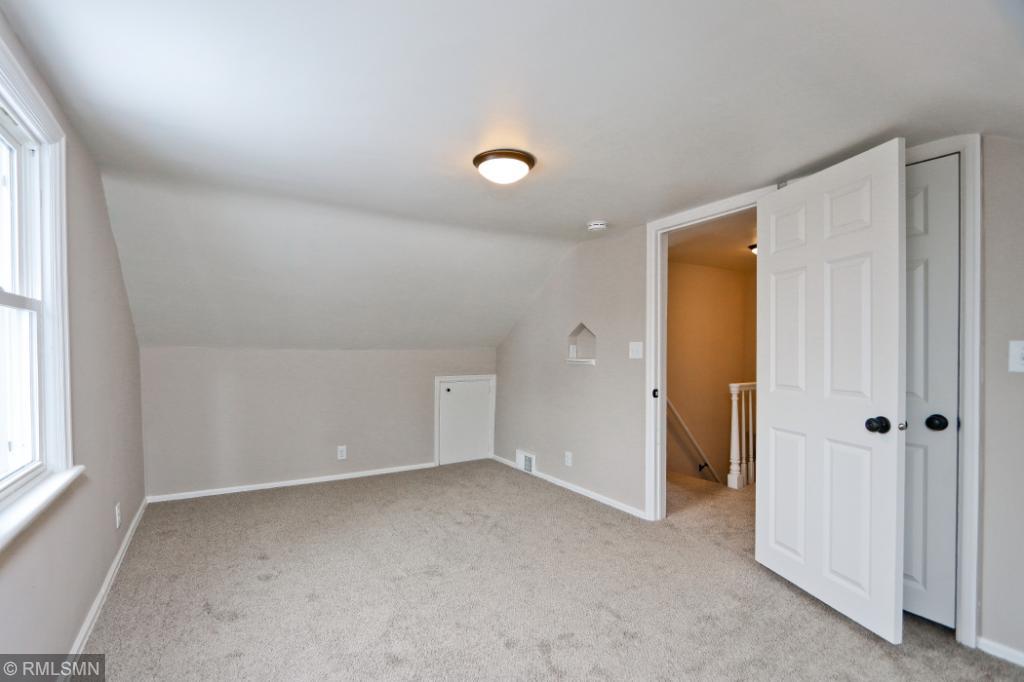 2545 Pascal Street Roseville, MN 55113 - Photo 24 of 28 Gallery Image 24