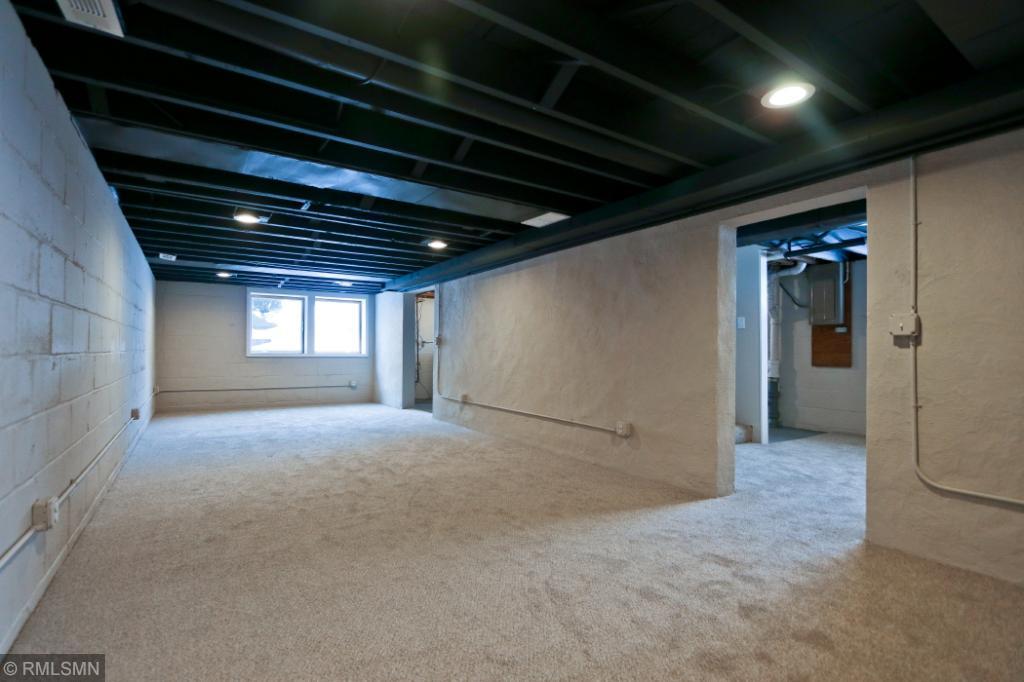 2545 Pascal Street Roseville, MN 55113 - Photo 26 of 28 Gallery Image 26