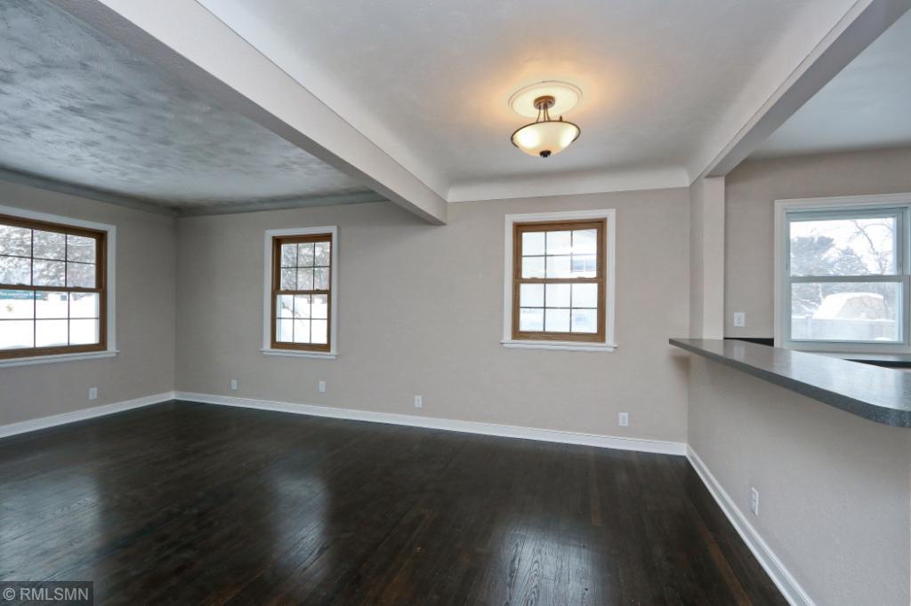 2545 Pascal Street Roseville, MN 55113 - Photo 8 of 28 Gallery Image 8
