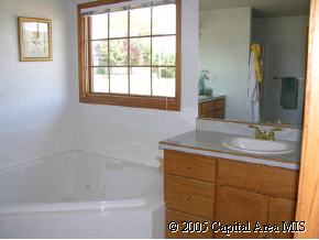 24447 Brierwood Road Athens, IL 62613 - Photo 8 of 9 Gallery Image 8