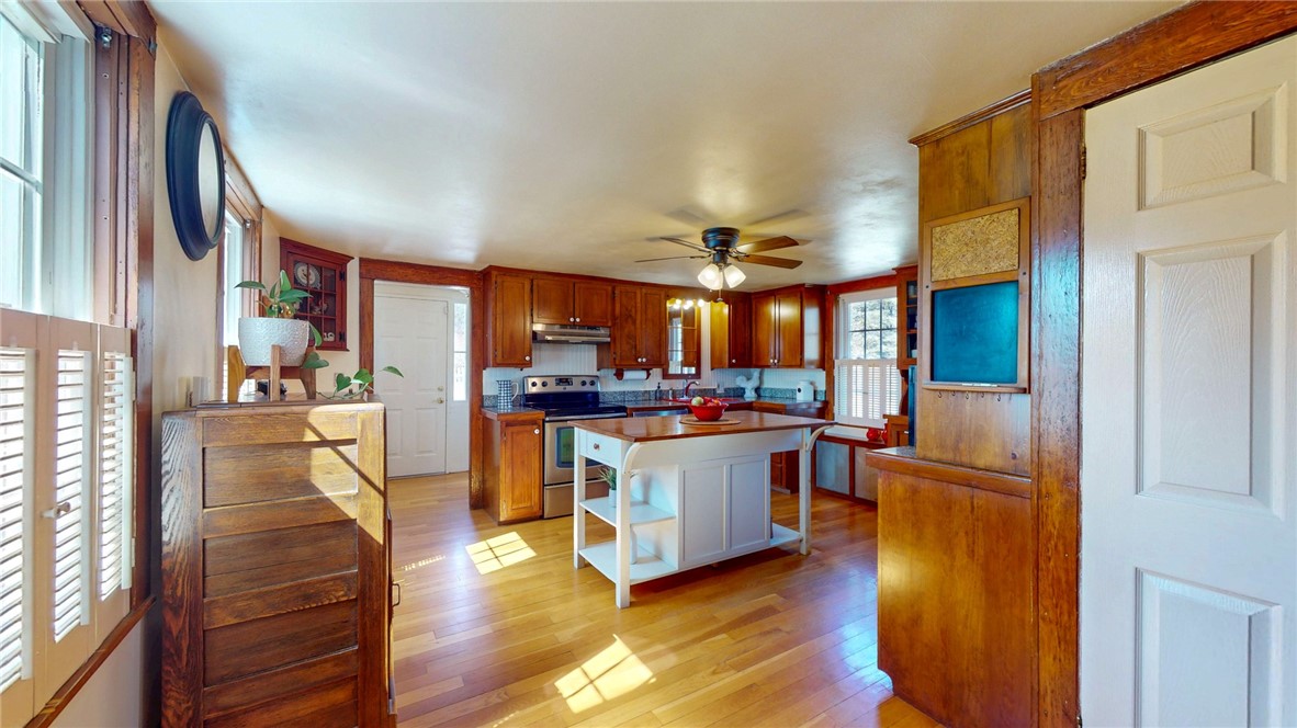 129 Canal Street Westerly, RI 02891 - Photo 11 of 42