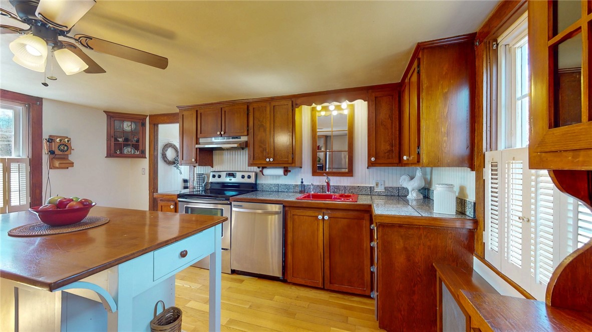 129 Canal Street Westerly, RI 02891 - Photo 13 of 42