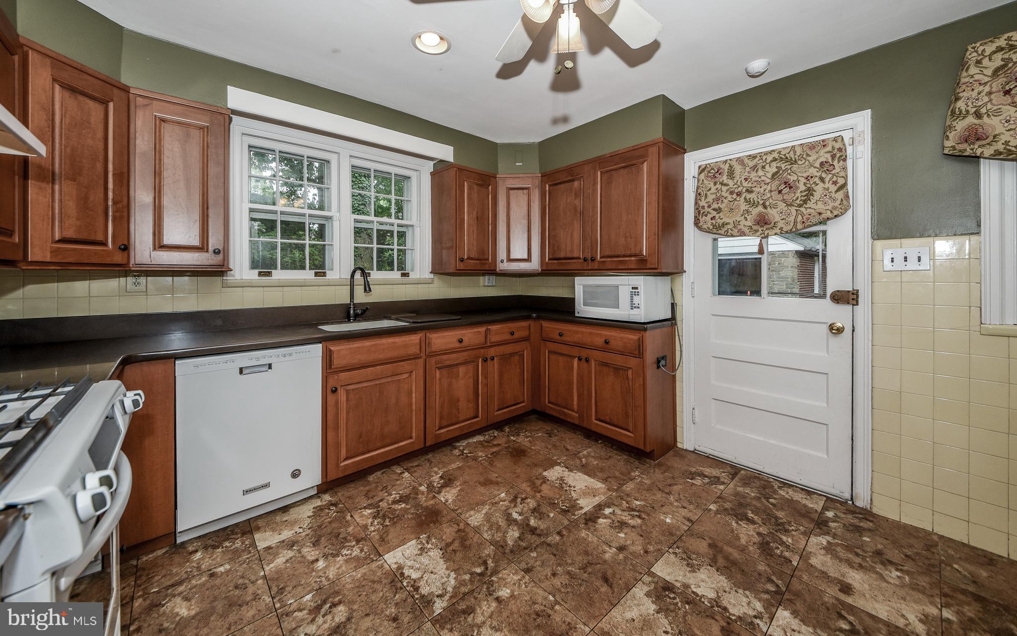 7804 Conwell Road Glenside, PA 19038 - Photo 20 of 33 Kitchen with Outside Access