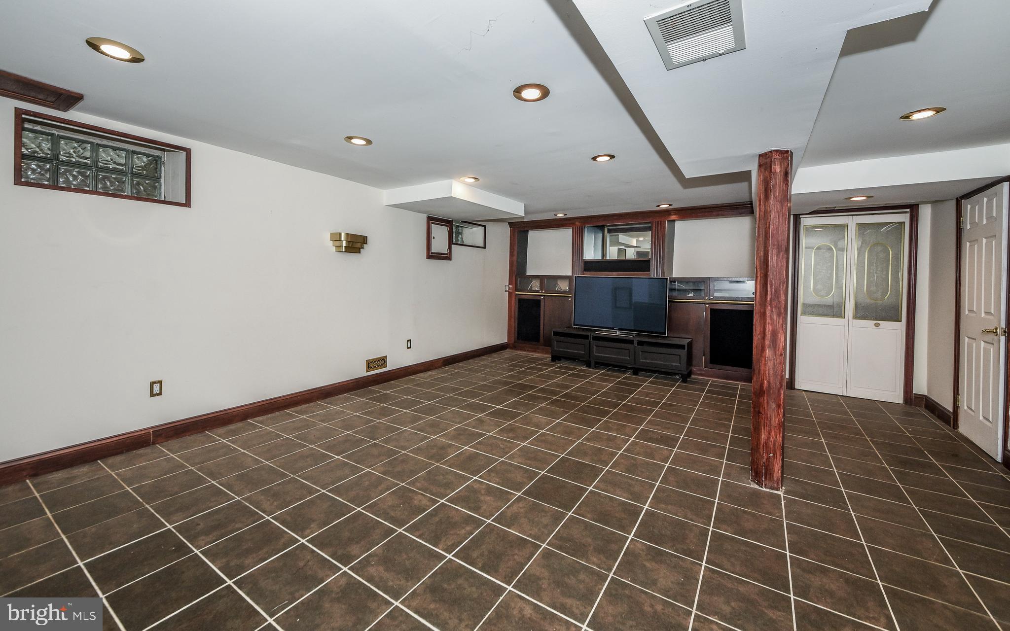 7804 Conwell Road Glenside, PA 19038 - Photo 22 of 33 Huge Finished Basement
