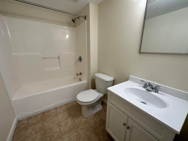 $1,775 | 20 Sentinel Court, Unit 305, Manchester, NH 03103