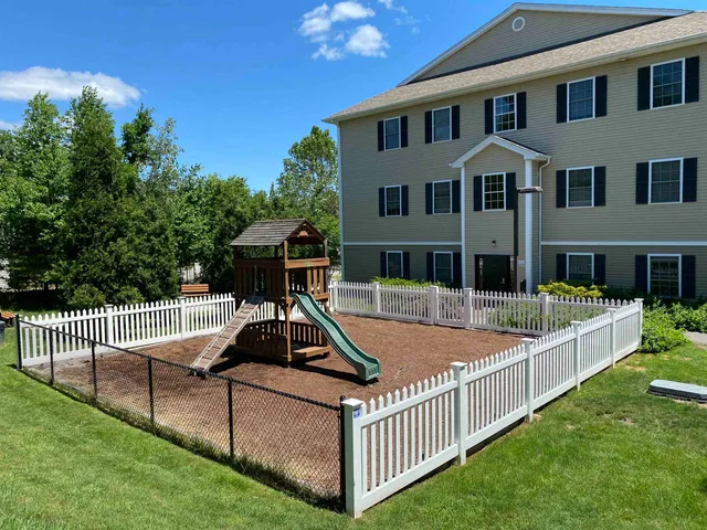 $1,775 | 20 Sentinel Court, Unit 305, Manchester, NH 03103