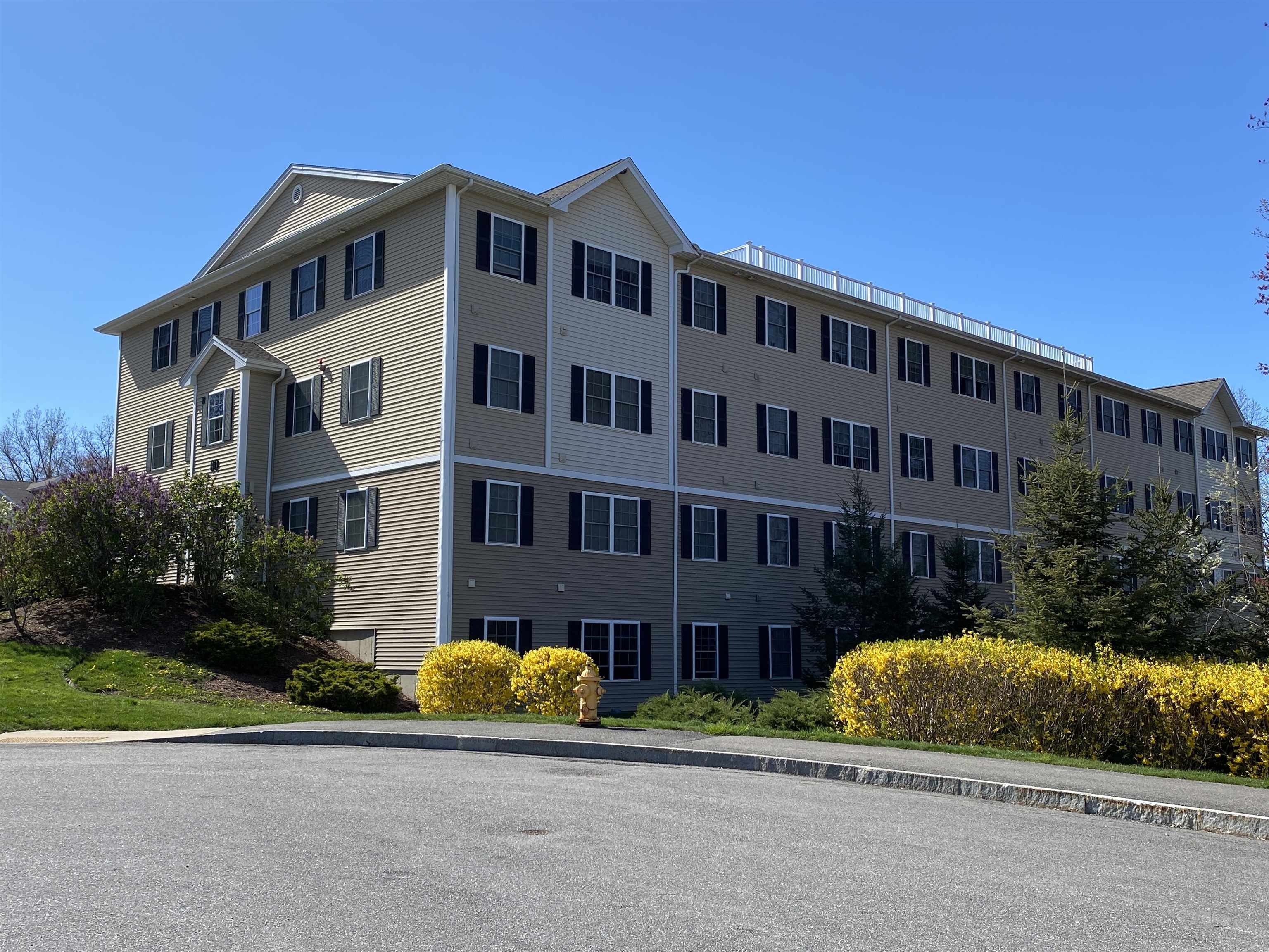 20 Sentinel Court, Unit 305 Manchester, NH 03103 - Photo 7 of 40