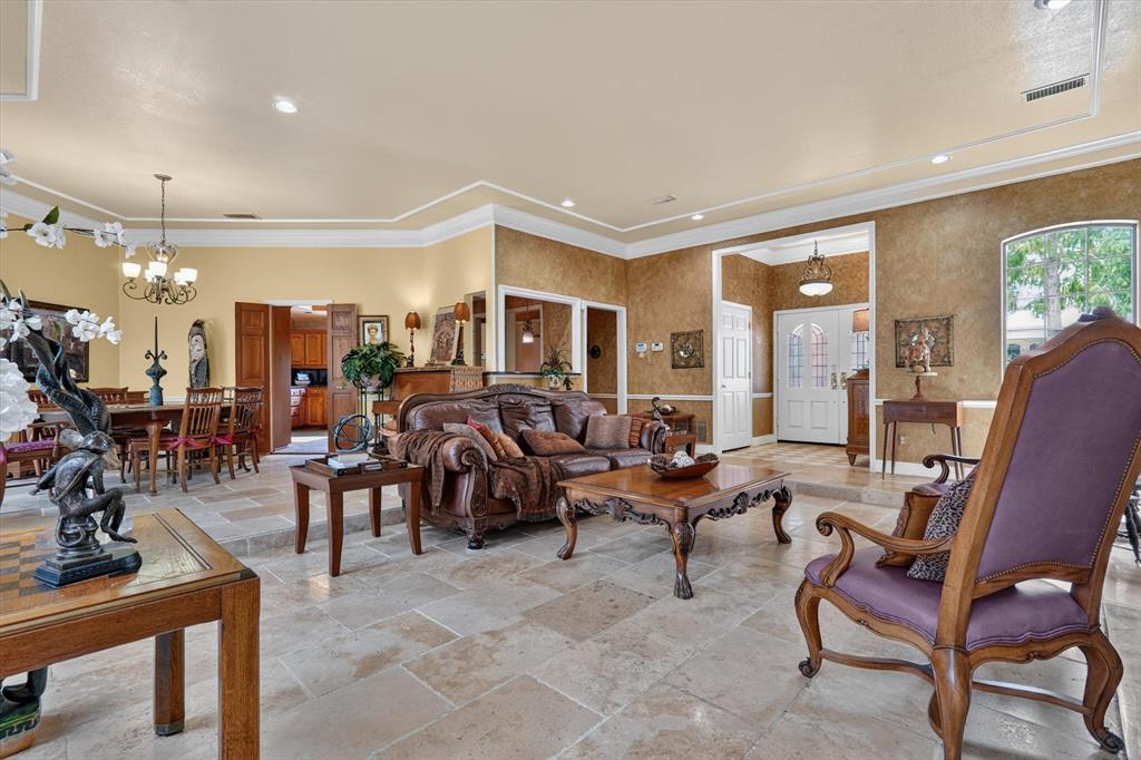 2335 Highlands Creek Road Carrollton, TX 75007 - Photo 7 of 36