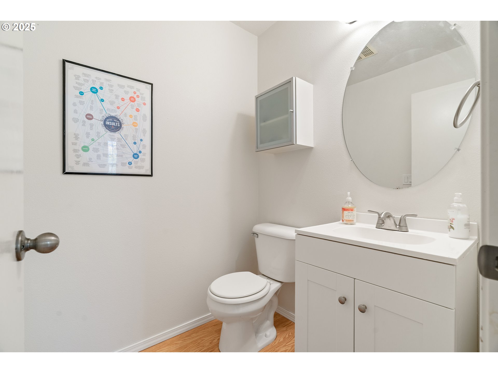 6700 North Pittsburg Avenue Portland, OR 97203 - Photo 13 of 29 a bathroom with a toilet a sink and mirror