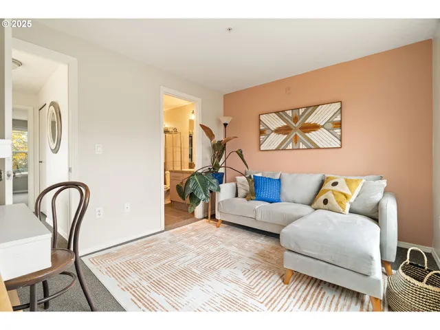 $349,500 | 6700 North Pittsburg Avenue, Portland, OR 97203