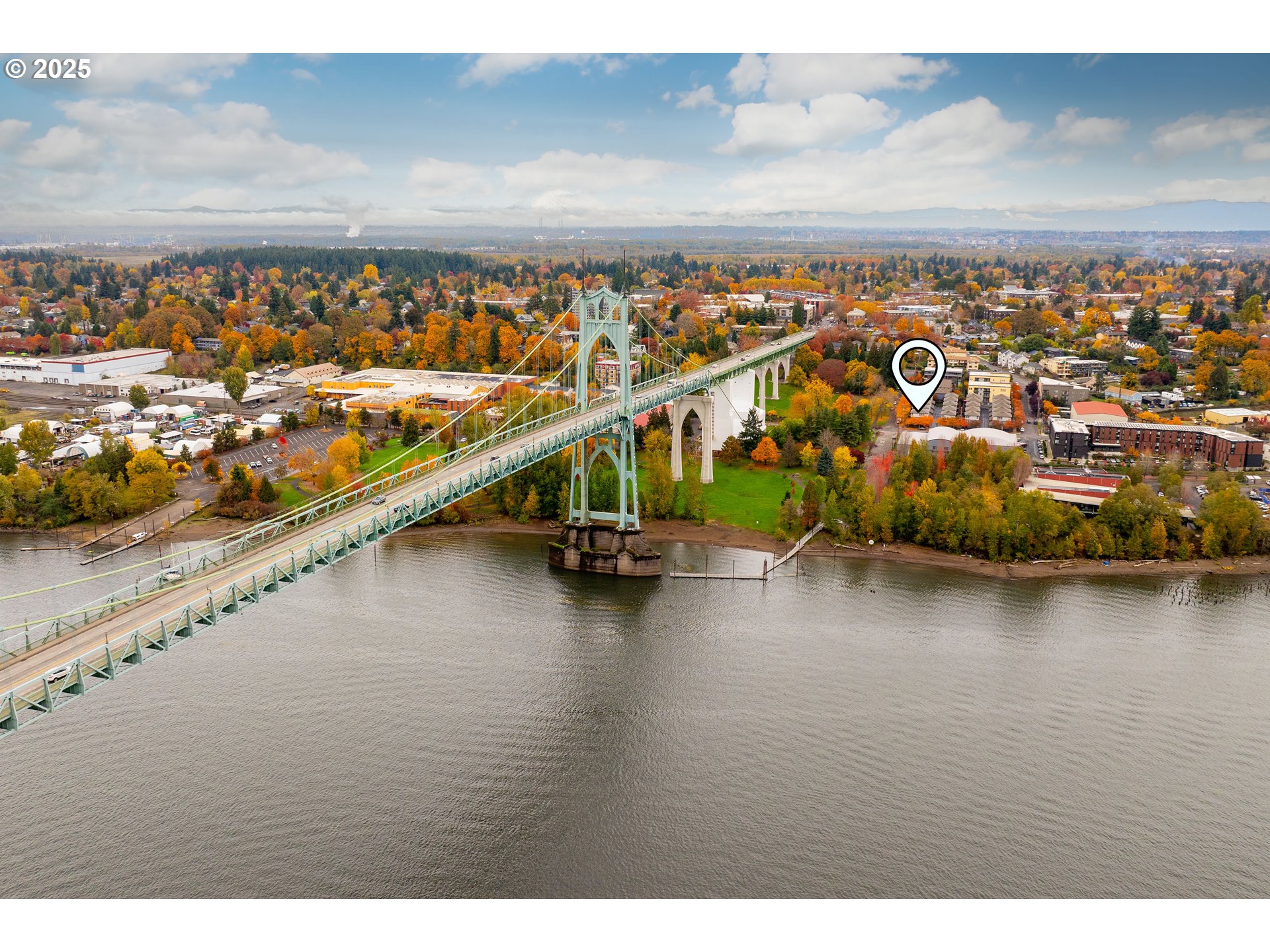 6700 North Pittsburg Avenue Portland, OR 97203 - Photo 2 of 29 a view of a city