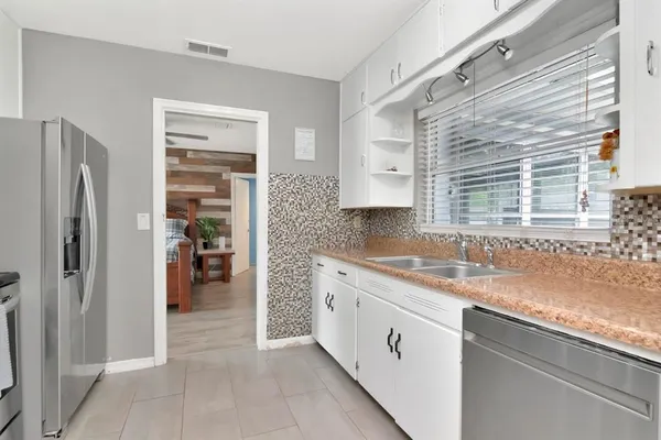 $469,000 | 305 Baker Avenue, Clearwater, FL 33755