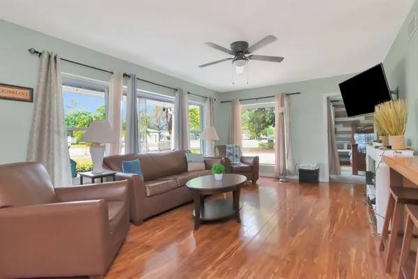 $469,000 | 305 Baker Avenue, Clearwater, FL 33755