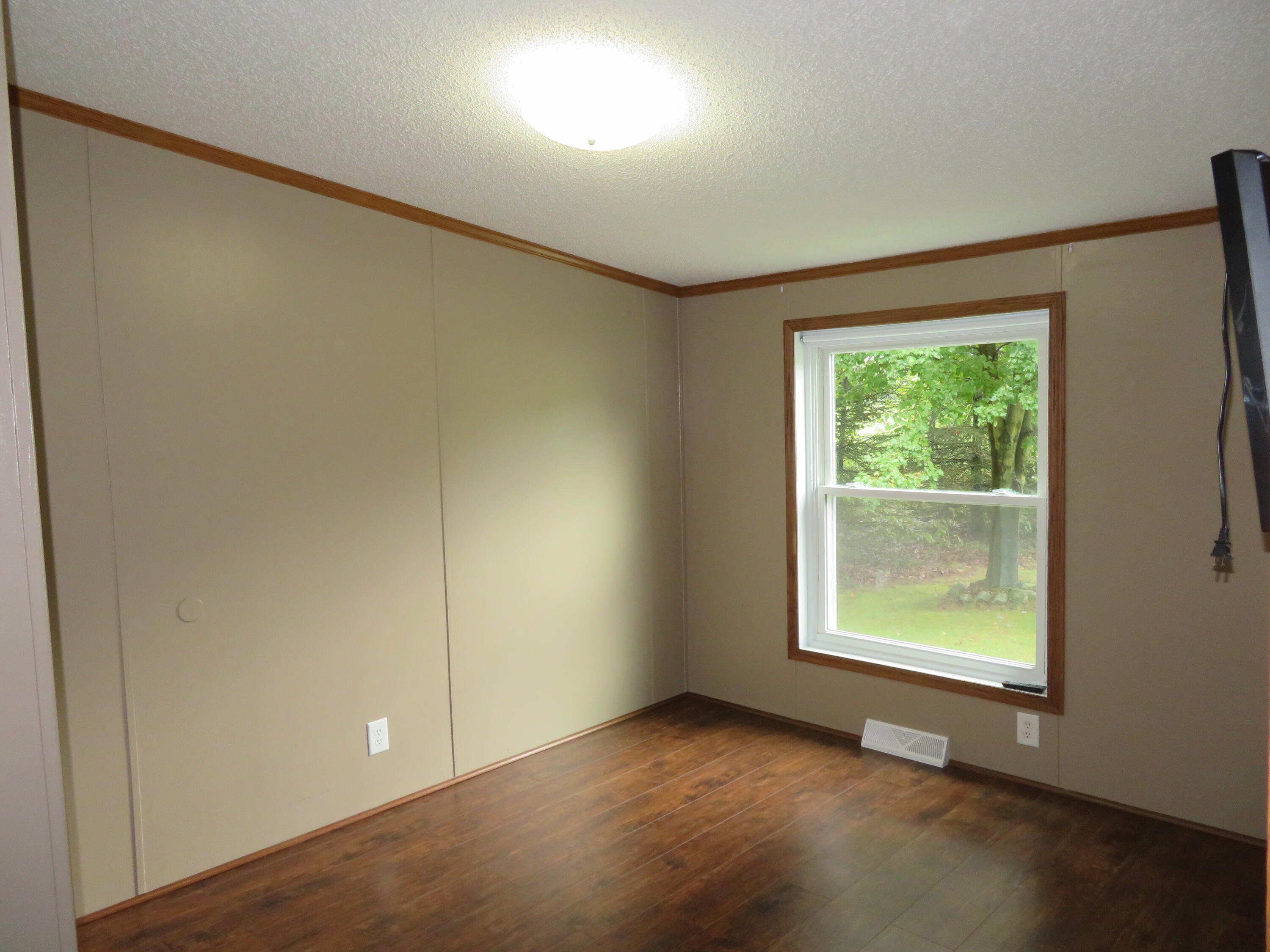 9560 North Meridian Road Pleasant Lake, MI 49272 - Photo 27 of 39 IMG_0756