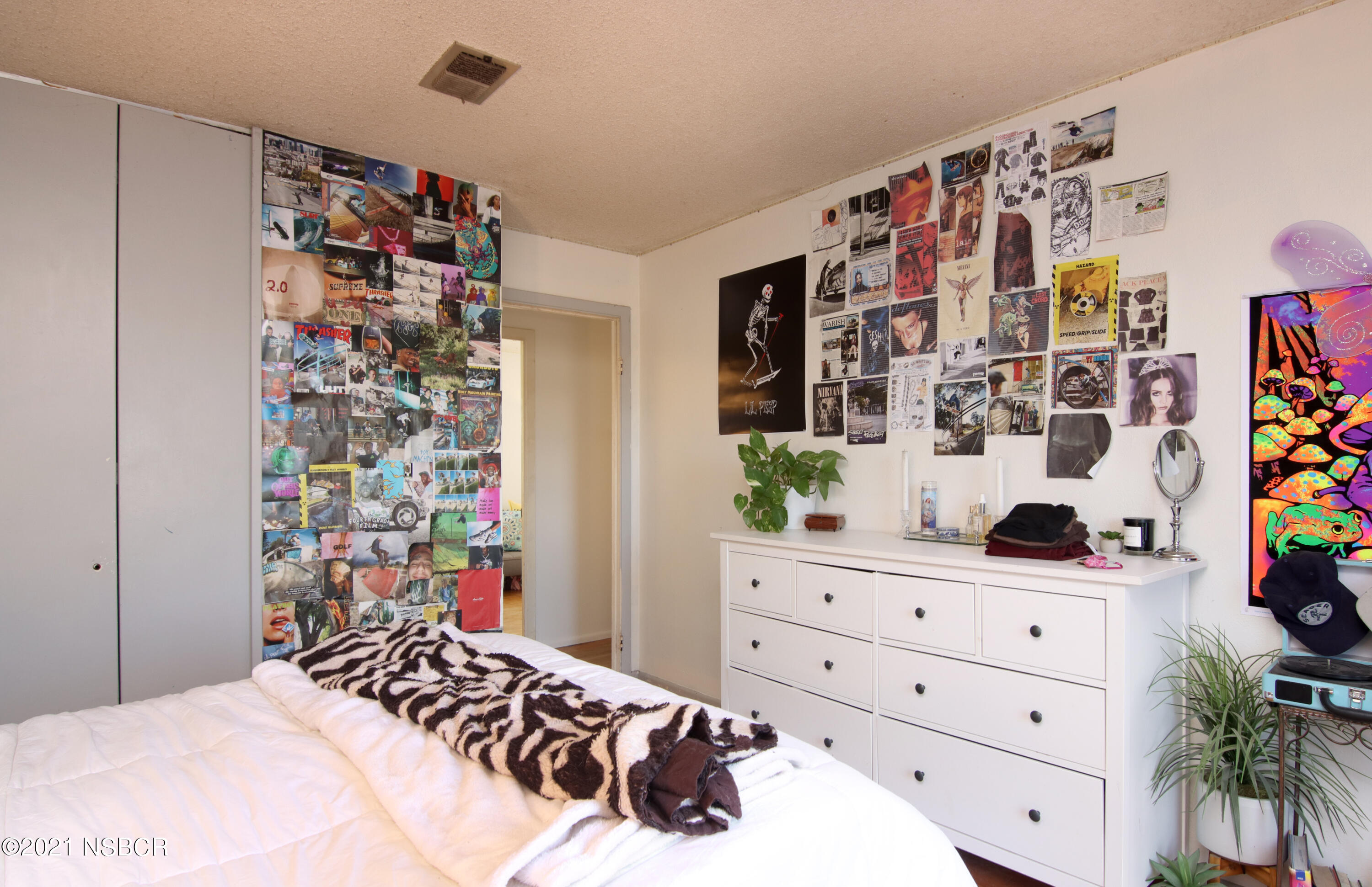 492 Milky Way Lompoc, CA 93436 - Photo 20 of 27 a bedroom with a bed and a dresser in it