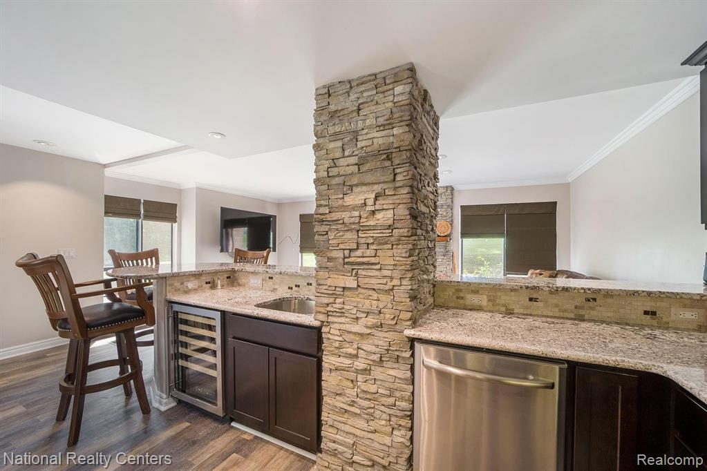 735 Oak Brook Ridge Drive Rochester Hills, MI 48307 - Photo 11 of 30