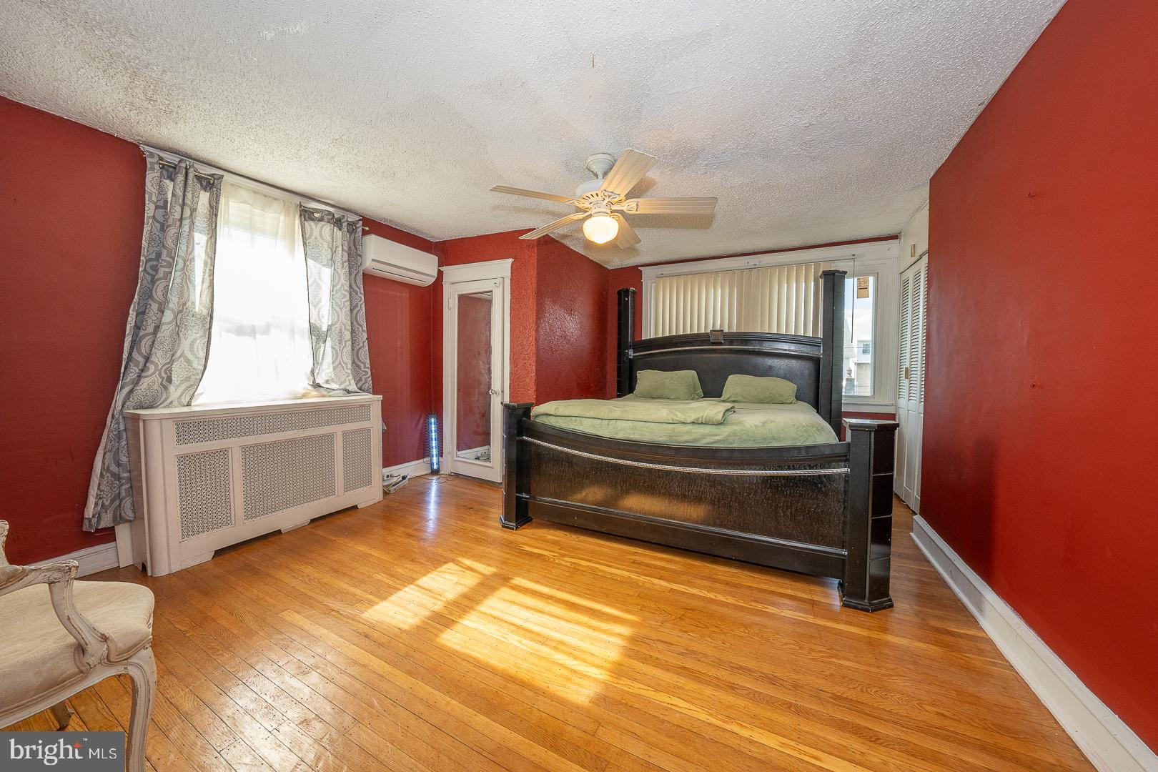 135 Kent Road Upper Darby, PA 19082 - Photo 29 of 58 Bedroom 1