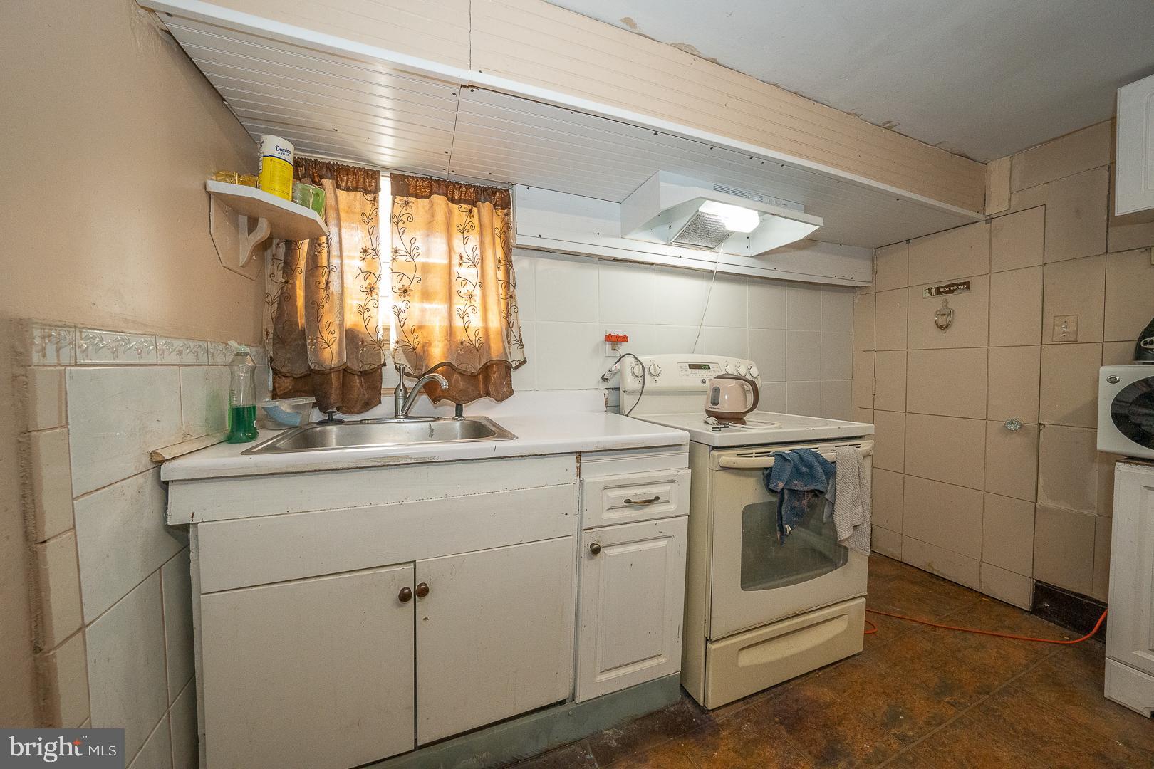 135 Kent Road Upper Darby, PA 19082 - Photo 50 of 58