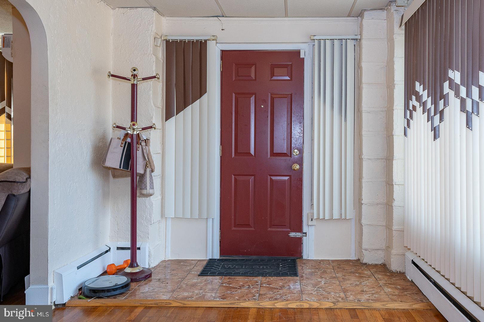 135 Kent Road Upper Darby, PA 19082 - Photo 8 of 58 Entry Foyer