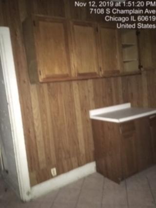 7110 South Champlain Avenue Chicago, IL 60619 - Photo 6 of 13 a view of bath tub