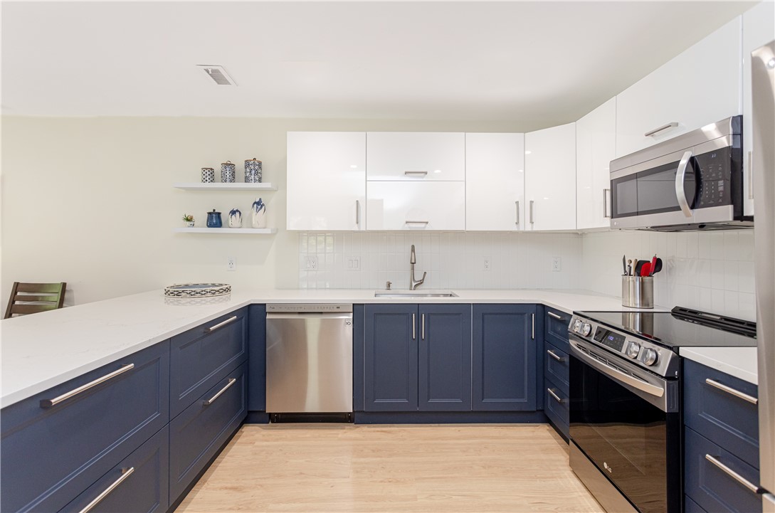 112 Harrison Avenue Newport, RI 02840 - Photo 11 of 48 Unit B