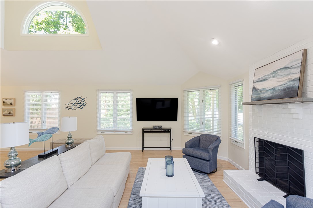 112 Harrison Avenue Newport, RI 02840 - Photo 9 of 48 Unit B