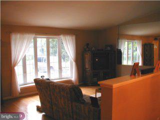 9695 Pine Road Philadelphia, PA 19115 - Photo 4 of 6