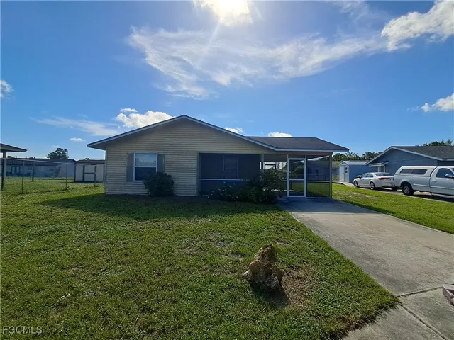 $1,500 | 1837 South Markley Court, Fort Myers, FL 33916